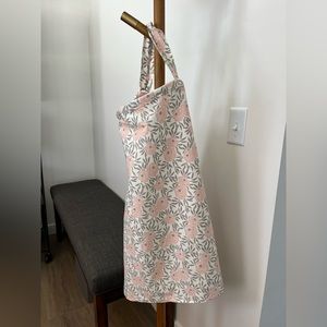 LIKE NEW 🌸 Nursing Cover